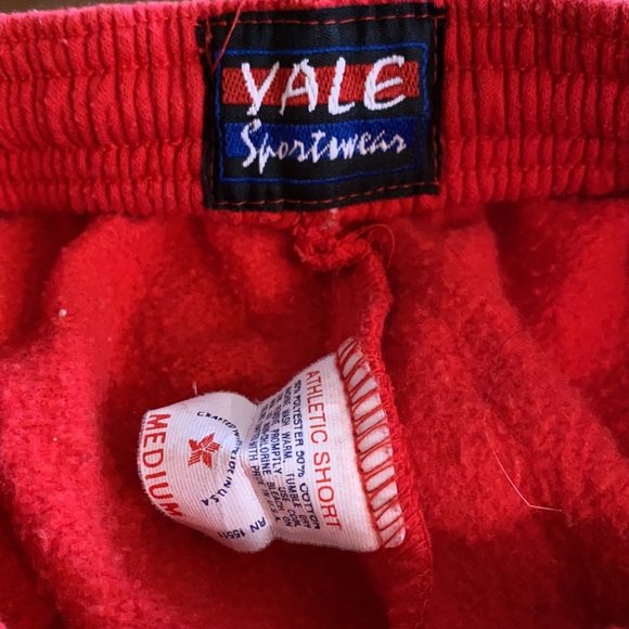Bright red vintage sweat shorts - Picture 2 of 3